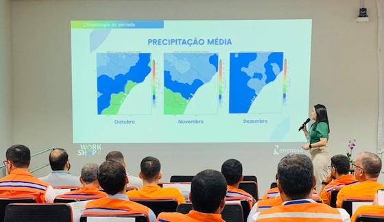 A meteorologista Ana Paula Paes