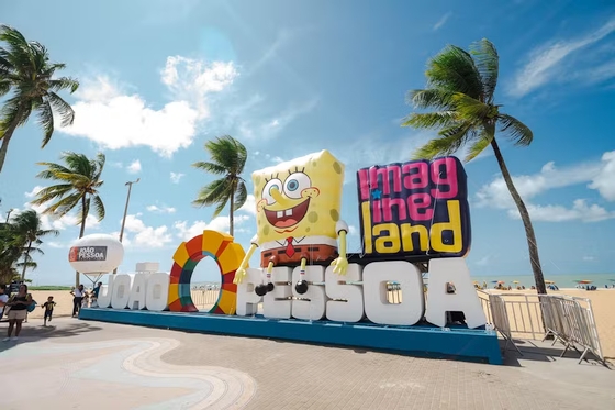 Bob Esponja gigante na orla de João Pessoa