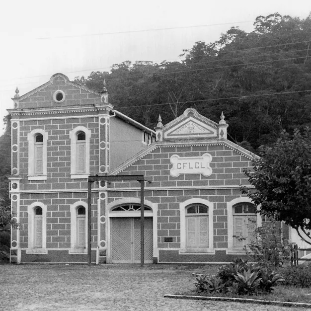 Fachada da Usina Maurício em foto antiga