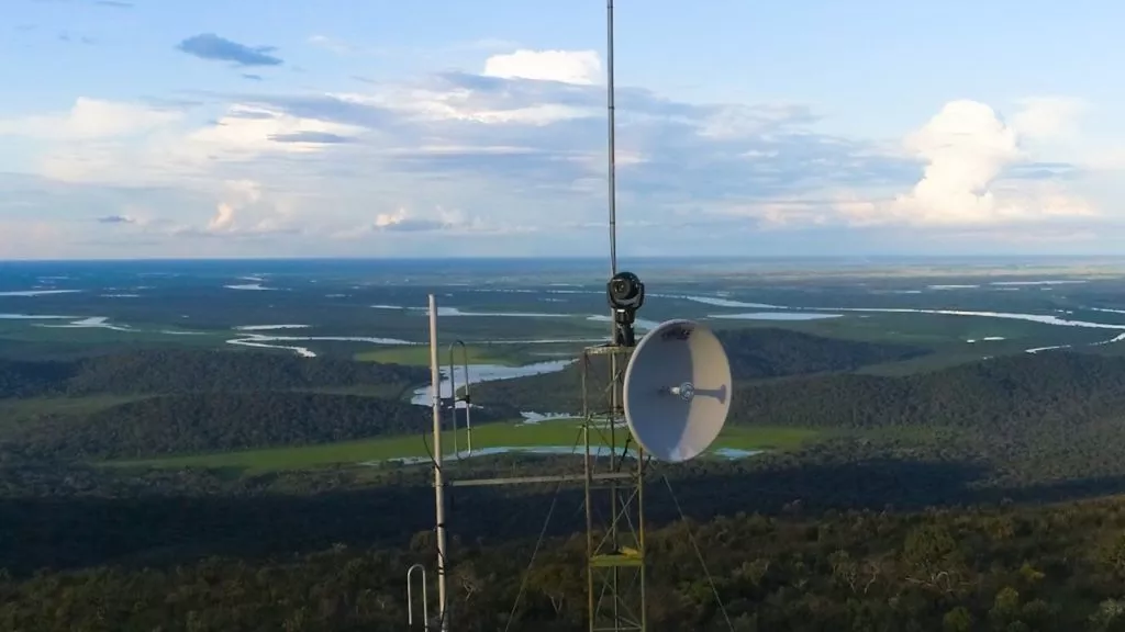 Câmeras de alta definição foram instaladas em torres de comunicação para monitorar o Pantanal de MS contra incêndios