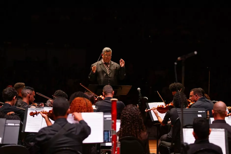 Foto de uma apresentação da Orquestra Jovem de Sergipe