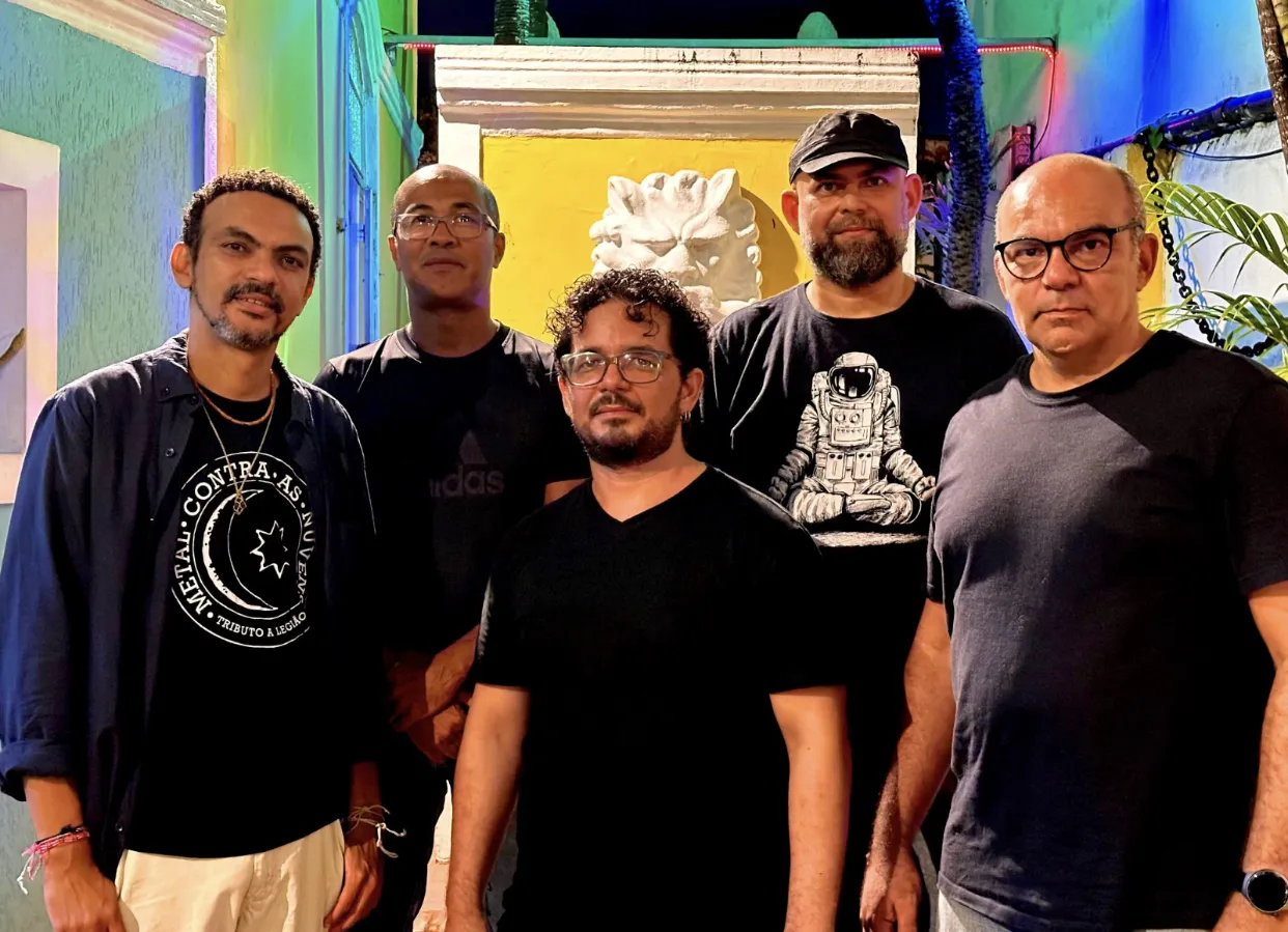 Banda Metal Contra as Nuvens no Café da Usina